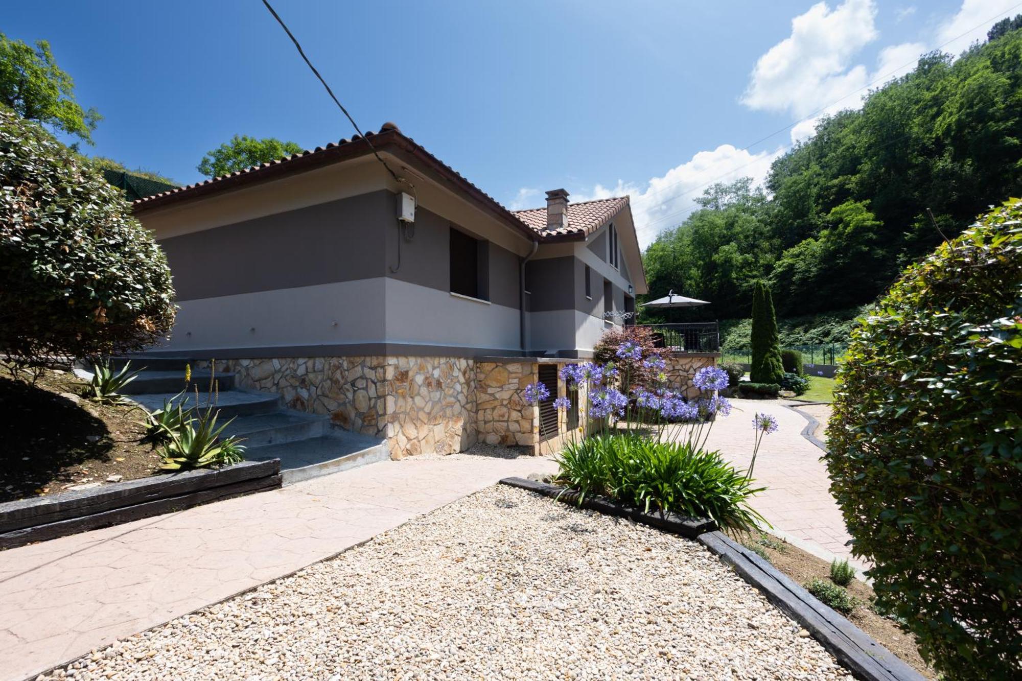 Sarren Villa Pool Bermeo Exterior photo